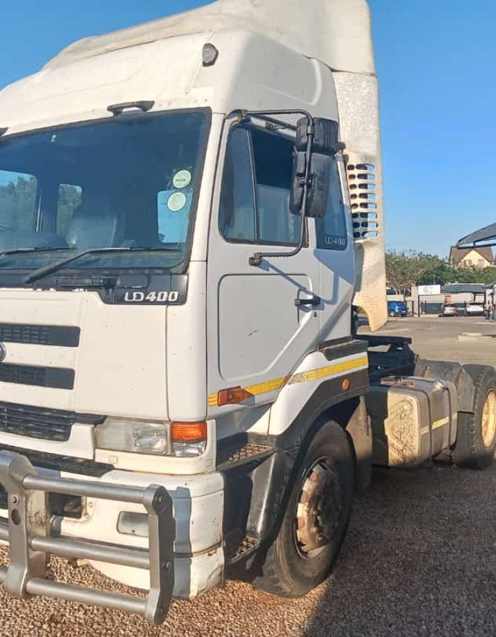 2006 Nissan UD 400